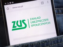 na zdjęciu znajduje się telefon komórkowy na którego ekranie wyświetla sie strona ZUSpl
