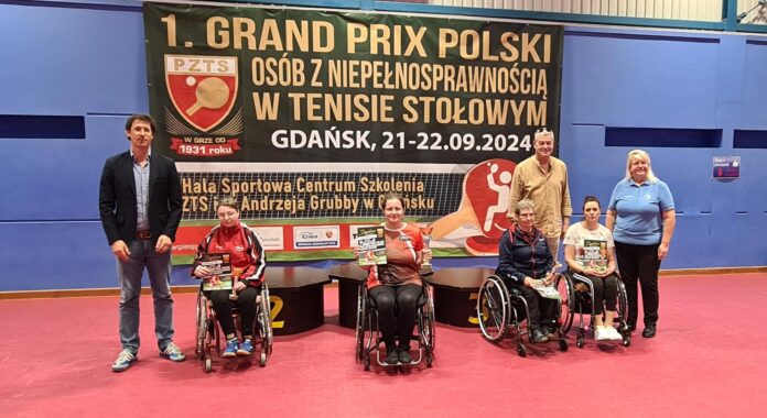 na zdjęciu znajdują się zwycięzcy grandprix w tenisie stołowym